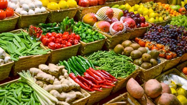 Fruit and vegetable market