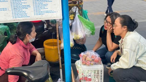 Researchers speaking to outdoor workers 